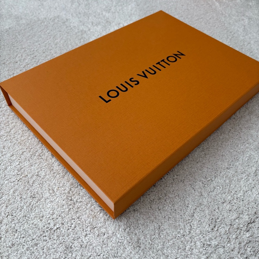 Louis Vuitton Medium flat gift box